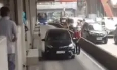 Niat Kabur Usai Tabrak Lari, Pengemudi Malah Terjebak di Jalur Transjakarta dan Dikepung Warga
