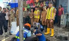 Kerap Terjadi Banjir saat Hujan, Drainase di Jalan Amir Machmud Alami Pendangkalan