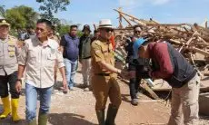 Dadang Supriatna Tinjau Lokasi Bencana Longsor di Desa Nagreg Kendan Kabupaten Bandung 