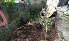 FOTO: Kirmir Sungai Citepus Jalan Djundjunan Ambruk