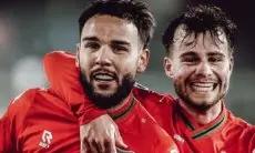 Di Tengah Laga AZ vs Twente, Isu Mencuat Calvin Verdonk Susul Mees Hilgers Gabung FC Twente, Benarkah?