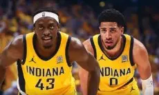 Dramatis, Knicks vs Pacers 135-138, Tyrese Haliburton Bikin Aksi Jalen Burton Jadi Tenggelam