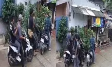 Debt Collector Diduga Tabrakkan Motor, Pengendara dan Anak Terjatuh ke Selokan di Kalideres