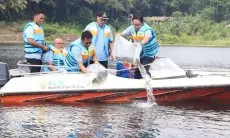 Strategi jaga Keseimbangan Ekosistem, Bupati Jeje Tebar 230 Ribu Bibit Ikan di Waduk Cirata