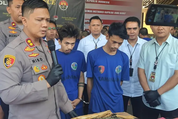 Dalih Penuhi Kebutuhan Hidup, Aldi dan Widi Nekat Edarkan Ganja Seberat 7,2 Kilogram
