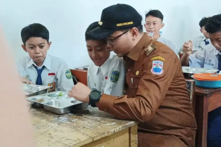 Targetkan 3.050 Siswa untuk Program MBG, Adhitia Yudhistira Ungkap Sejumlah Tantangan Pelaksanaannya