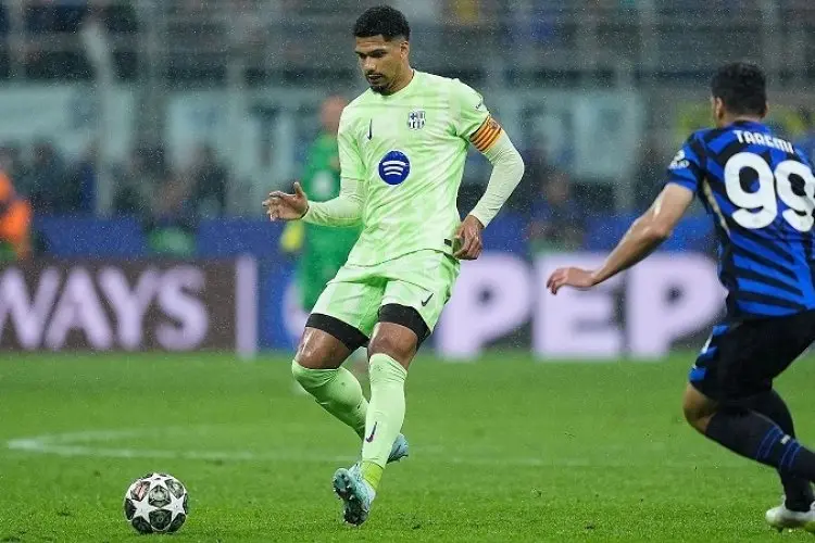 Fans Barcelona Kompak Kecam Bek Ronald Araujo Usai Azulgrana Ditendang Inter Milan pada Semifinal Liga Champions