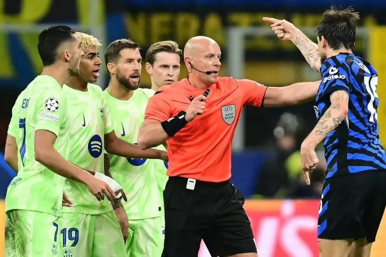 Malu-maluin! Inigo Martinez Ludahi Francesco Acerbi Saat Barcelona Keok Lawan Inter Milan di Semifinal Liga Champions