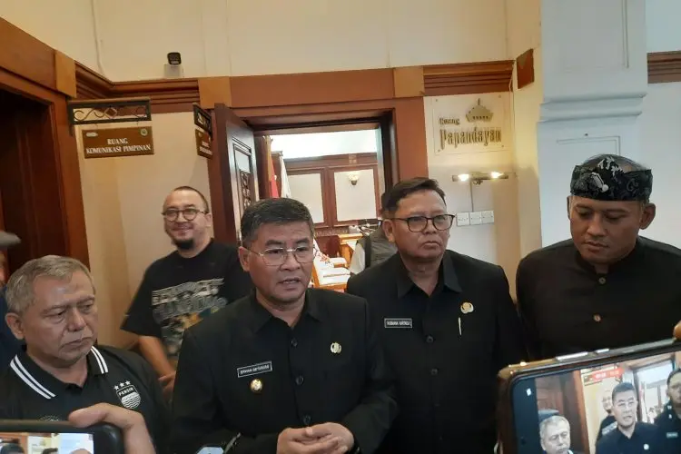 Pemprov Jabar Minta Bobotoh Sikapi Keberhasilan Persib Bandung Juara Liga 1 dengan Baik