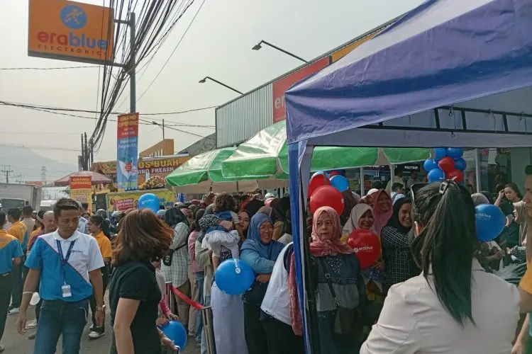 Buka Gerai Perdana di Bandung, Toko Erablue di Batujajar 'Diserbu' Warga