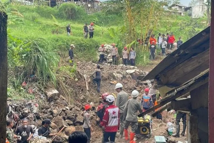 Tangis Pecah di RSUD Cimacan, Bocah Korban Longsor Tembok Penahan Tanah Meninggal Dunia