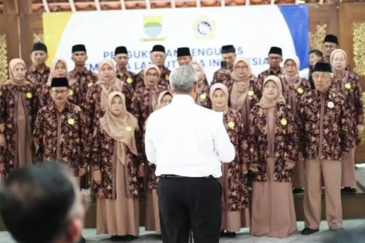 Pemkot Bandung Perbaiki Fasilitas Publik agar Ramah Lansia