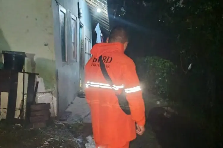 Sejumlah Desa di Lembang Diterjang Longsor, BPBD KBB: 8 Pemancing di Desa Cibogo Tertimpa Pohon