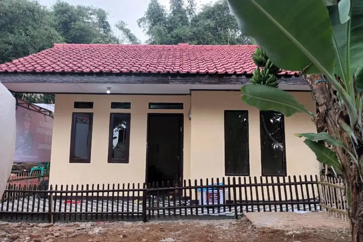 Polisi di Bandung 'Patungan', Biayai Perbaikan Rumah Warga Korban Gempa