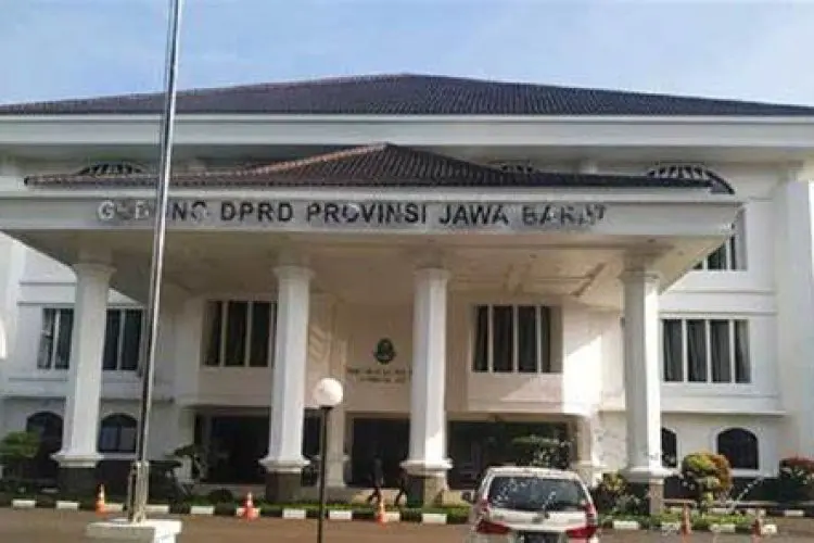 DPRD Jabar Kritik Tajam Kebijakan Pajak Kendaraan Tanpa KTP ala Dedi Mulyadi