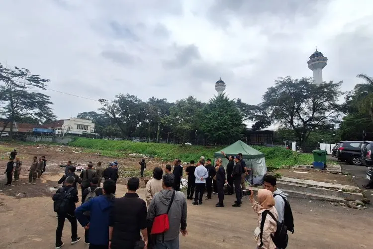 Satpol PP Lakukan Pengosongan dan Penyegelan Eks Palaguna