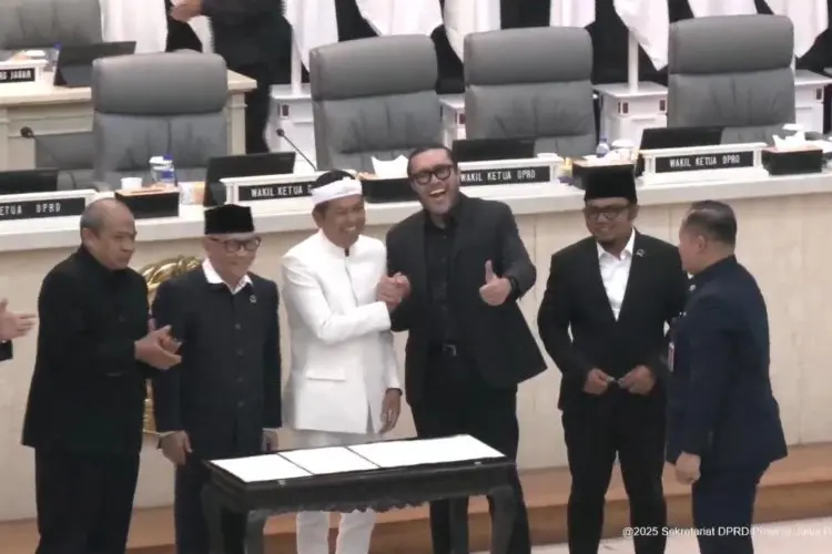 Tampak 'Mesra' dengan Ono Surono, Dedi Mulyadi: Politisi Itu Biasa Berbeda Pendapat