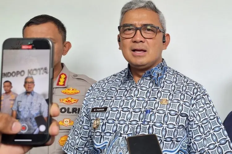 Farhan Tegaskan Relokasi Warga Bantaran Sungai Menjadi Solusi Jangka Panjang Atasi Banjir