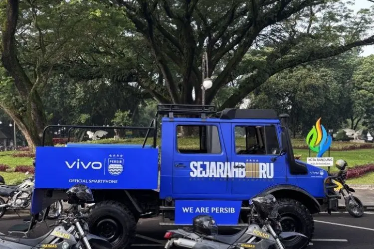 Pawai Juara Liga 1 Indonesia, Persib Gunakan 4 Unimog