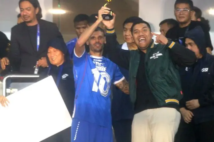 Ungkapan Haru Tyronne Pawai Persib Juara