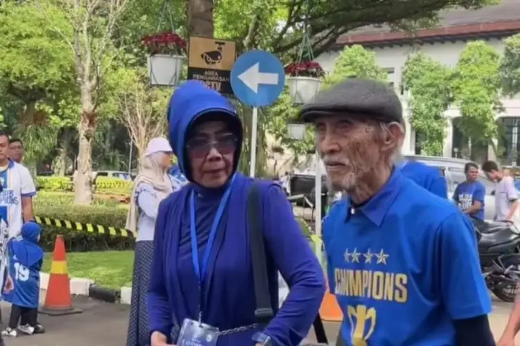 Abah Indra M. Tohir Hadir di Konvoi Persib, Kenang Masa Emas dan Apresiasi Sukses Era Bojan Hodak