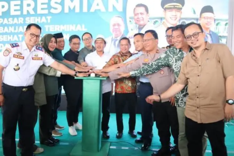Dadang Supriatna Resmikan Pasar Sehat Banjaran, Pasar dengan Masjid Indah Mirip Masjid Nabawi