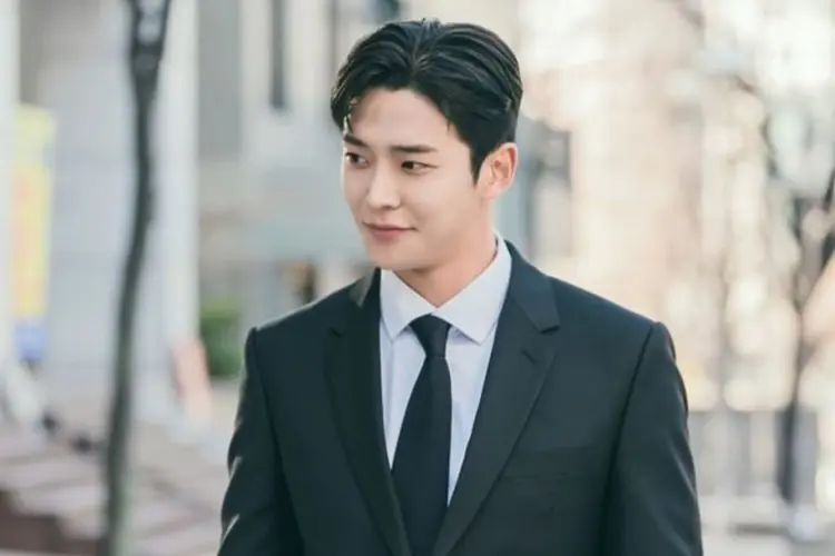 Rowoon Siap Berangkat Wajib Militer Juli Mendatang Setelah Menyelesaikan Drama Barunya