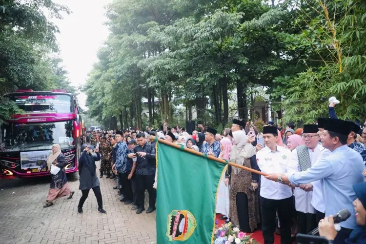 Pelepasan Jemah Haji Kloter 23 Purwakarta : Perjalanan Spiritual Menuju Tanah Suci