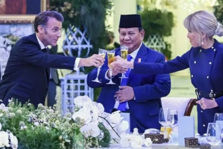 Prabowo Dituding Minum Minuman Beralkohol Saat Menjamu Macron, Seskab Teddy Buka Suara
