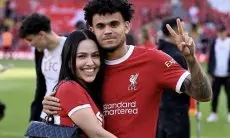 Unggahan Wanita Ini Isyaratkan Luis Diaz Tinggalkan Liverpool, Benarkah?
