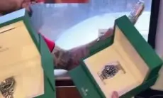 Fantastis! Segini Harga Jam Tangan Rolex yang Diberikan Prabowo untuk Skuad Timnas Indonesia