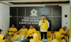 Ariansyah Eka Saputra Salurkan puluhan hewan qurban di KBB via Golkar