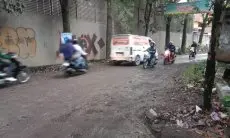 Cerita Warga Perbatasan KBB-Cimahi, Merasa Di Anak Tirikan Lantaran Jalan Rusak Tak Kunjung Diperbaiki