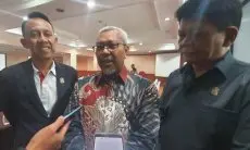 Angkat Suara Soal Pengadaan iPad untuk 50 Anggota Dewan, Ketua DPRD KBB Ungkap Besaran Harganya