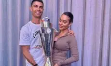 Cristiano Ronaldo Unggah Foto Peluk Trofi Nations League Bersama Georgina, Tetiba Pria Ini Diamuk Fans CR7, Ada Apa?