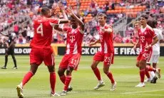 Mabok Diberondong Gol, Kiper Auckland Malah Berperan dalam Pesta Gol Bayern Munchen