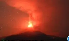 Erupsi Gunung Lewotobi Ganggu Penerbangan, Tiga Bandara di Pulau Flores Ditutup Sementara