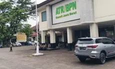 Warga Sukahaji Geruduk Kantor BPN Kota Bandung Terlibat Gesekan dengan Aparat