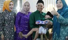 Usai Dikhitan Massal, 60 Anak Laki - laki Diberikan Hadiah Oleh Eva Susmanto