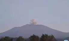 Senin Pagi, Gunung Raung Erupsi dengan Tinggi Letusan Capai 600 Meter
