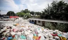 Dua Tahun Tak Tersentuh, Sampah Pasar Cihaurgeulis Akhirnya Siap Diangkut