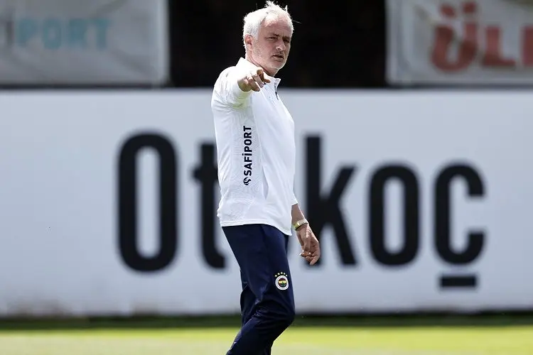 Bertabur Pemain Bintang Tapi Gagal Juara, Begini Akhirnya Nasib Jose Mourinho di Fenerbahce