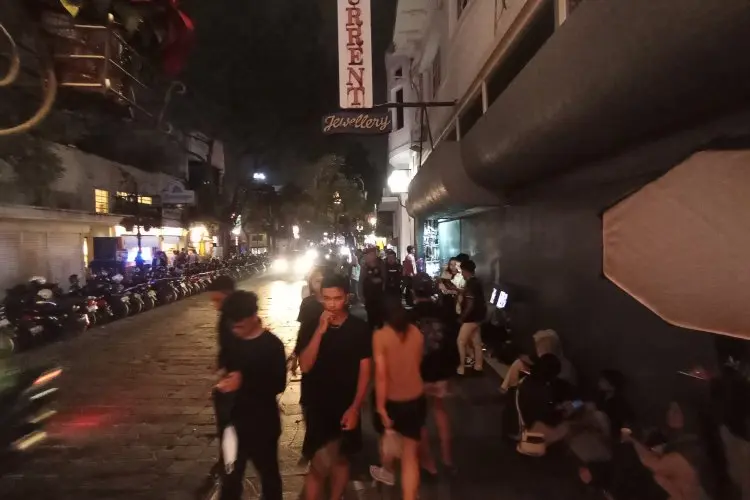 Aturan Jam Malam Tak Digubris, Banyak Pelajar di Bandung Nongkrong Hingga Larut Malam