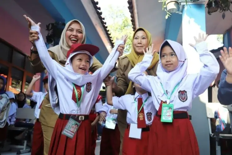 Sekolah Rakyat Mulai 14 Juli 2025, Dibuka di 100 Lokasi dan Rekrut 10 Ribu Siswa