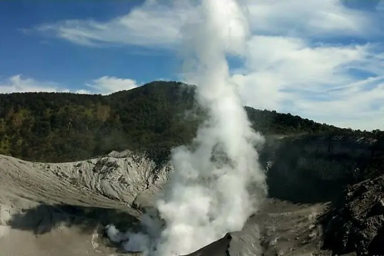 Badan Geologi Ungkap Penyebab Meningkatnya Aktivitas Gunung Tangkuban Parahu, Apa Saja?