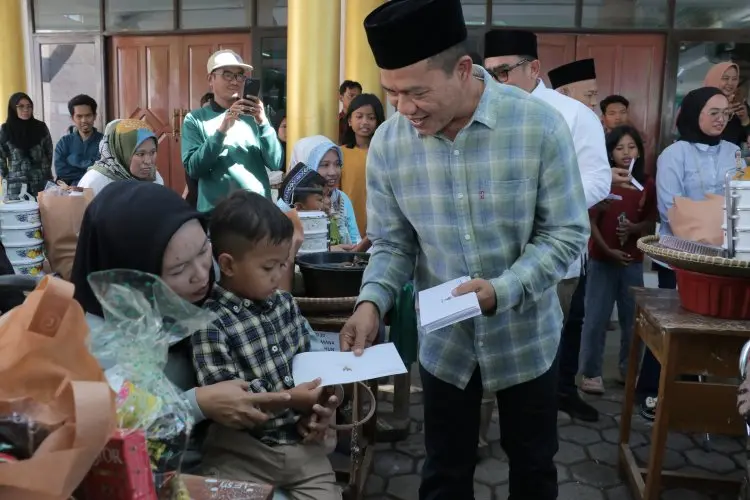 Bupati Bandung Dadang Supriatna Doakan 33 orang Anak yang Dikhitan Jadi Anak Shaleh dan Pemimpin Masa Depan