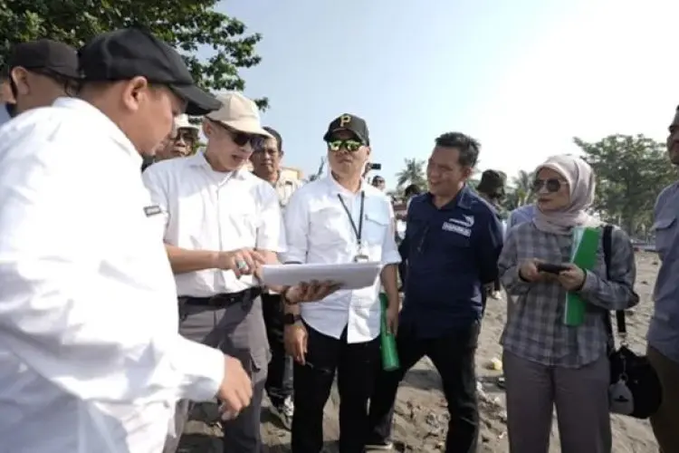 Tinjau Wisata Pantai Batukaras, Disparbud Jabar Ingatkan Soal Pengelolaan Sampah