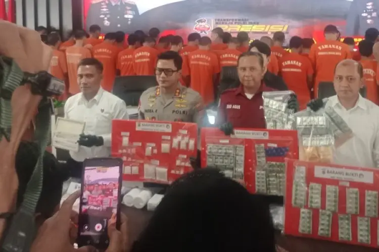 Polresta Bogor Kota Ringkus 56 Tersangka Pengedar Narkoba dan Produsen Miras