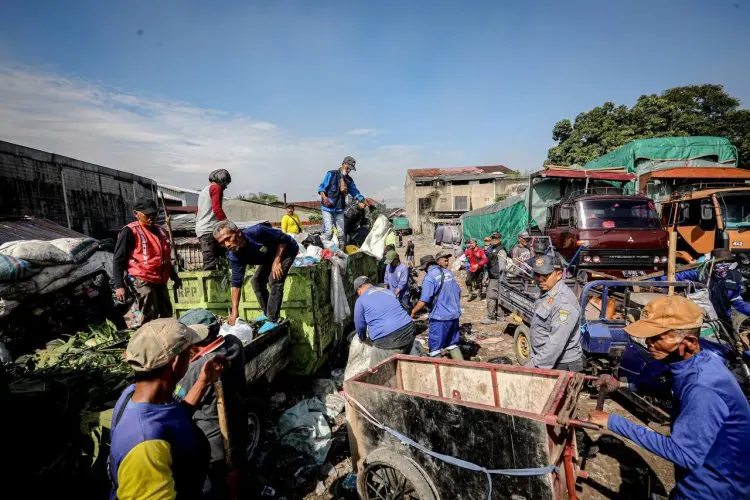 Antisipasi Tumpukan Sampah Liar, Erwin : Lurah dan Camat Wajib Pantau Wilayahnya