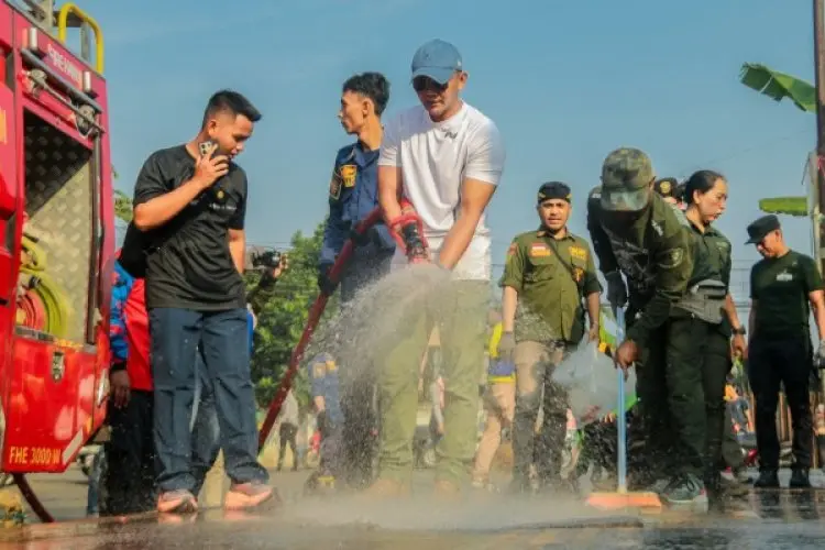 Jenal Bebersih di MA Salmun, Harapkan Kesadaran Semua Masyarakat
